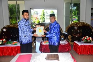 Serah-Terima Sertifikat Tanah, Sofyan Kaepa Ucapkan Terimakasih Pada BPN