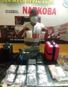 Polisi Amankan Setengah Kilogram Lebih Sabu di Hanga-Hanga Permai