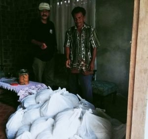 DPC Gerindra Kembali Salurkan Paket Sembako Gratis di 5 Kecamatan