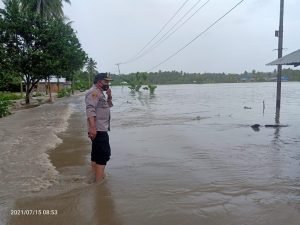 Air Sungai Meluap, Ruas Jalan 3 Desa di Luwuk Timur Tergenang Air