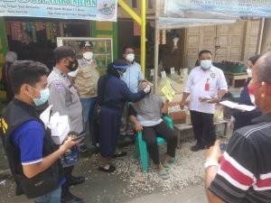 Petugas Gabungan Gelar Swab Acak di Pasar Kilongan, Satu Pedagang Reaktif