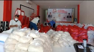 DPC Gerindra Banggai Kembali Salurkan 500 Paket Sembako Untuk Warga Isoman