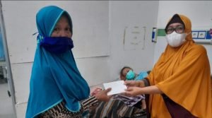 Perwis Banggai Donasikan Bantuan Untuk April Korban Lakalantas