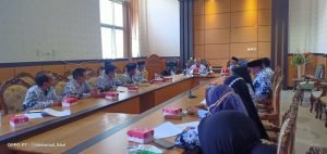 Bertemu Dengan Pengurus PGRI, Bupati Sofyan Kaepa Titip Program Sapa Siswa Langsung