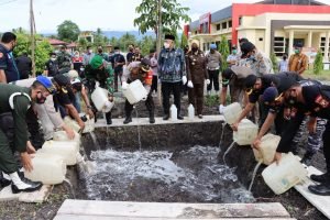 Polres Banggai Musnahkan Satu Ton Miras