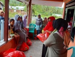 Jumat Berkah, Perwis Banggai Salurkan Sembako di Tanjung Bunga