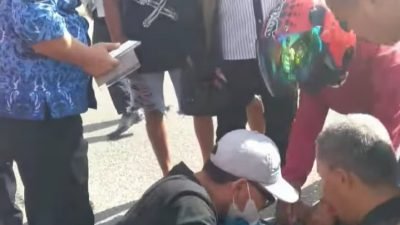Aksi Bupati Amirudin Tolong Warga Alami Lakalantas di Batui Viral