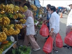 Gerindra Banggai Bagikan Ratusan Paket Makanan Gratis Secara Kontinu
