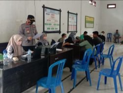 Kapolsek Batui Pantau Penyaluran BLT dan Vaksinasi di Batsel