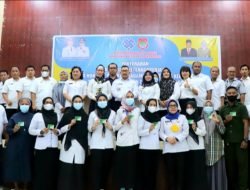 Pemkab Banggai Bagikan 3.341 Kartu BPJS Ketenagakerjaan, Bupati: Pembiayaan Asuransi Ditanggung Pemda