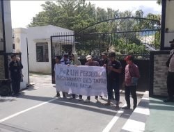 Mahasiswa dan Warga eks Tambak Udang Batui Demo DPRD Sulteng
