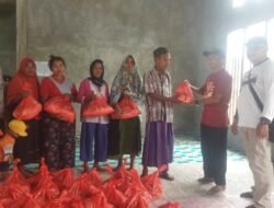 Kerjasama Perwis Banggai, PWI Peduli Salurkan Bantuan untuk Warga Sobol Baru