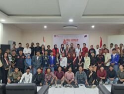 Peringati HUT ke-69, GMNI Luwuk Banggai Bagi Takjil dan Diskusi Publik