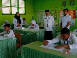 Kakan Kemenag Banggai Monitoring Pelaksanaan Asesmen Tingkat Madrasah Ibtidaiyah