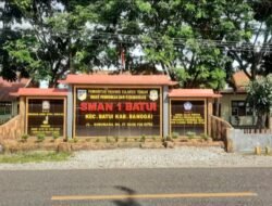 Miris! Siswi ini di Keluarkan dari Kelas usai Ikut Paskibraka Tingkat Kabupaten Banggai, Ortu: Evaluasi Kepsek SMAN 1 Batui