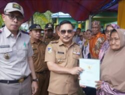 Penyerahan Sertifikat ke Warga, Bupati Banggai Apresiasi BPN