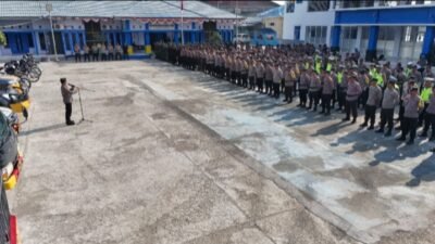 Ratusan Aparat TNI-Polri di Luwuk Banggai Kawal Ketat Pemindahan Peti Kemas