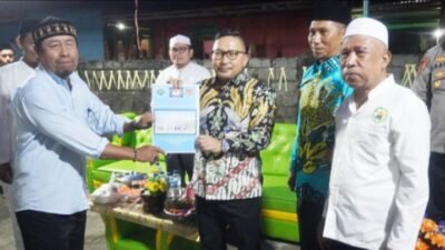 Bupati Banggai Hibahkan 500 Juta dan 500 Sak Semen untuk Masjid Nurul Ma’arij