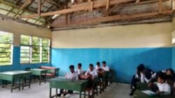Di Bangkep, Belasan Anak Bertaruh Nyawa Demi Tetap Bersekolah