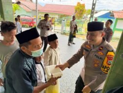 Jumat Berkah, Kapolsek Lamala Berbagi dengan Masyarakat