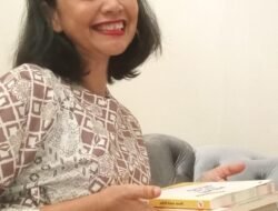Tiktok Dibekukan: Ketika Joged Lebih Laris Dari Buku.