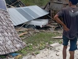 Mobil Pickup Seruduk Jualan Warga di Jalan Baru Desa Buon, Luwuk Utara