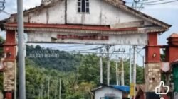 Gapura Desa Bunga Terabaikan, Warga Harap Perhatian Pemerintah