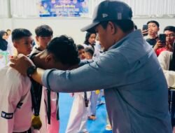 Ketua BTC Beri Bonus 13 Atlet Meraih Medali di Open Turnamen Taekwondo Gubernur Cup