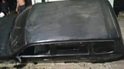 Mobil Hilang Kendali, Terperosok ke Riol di Hunduhon