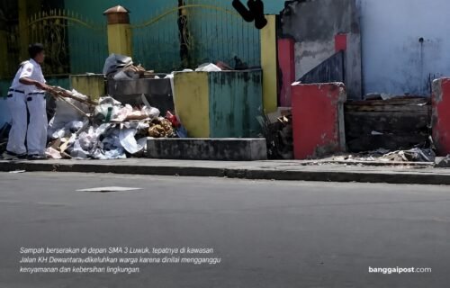 Warga Keluhkan Sampah Berserakan di Depan SMA 3 Luwuk, Minta Pihak Sekolah Bertindak