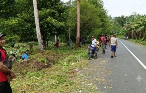 Sambut Pemekaran, Warga Bakum Gotong Royong Bersihkan Lahan Hibah untuk Fasilitas Umum