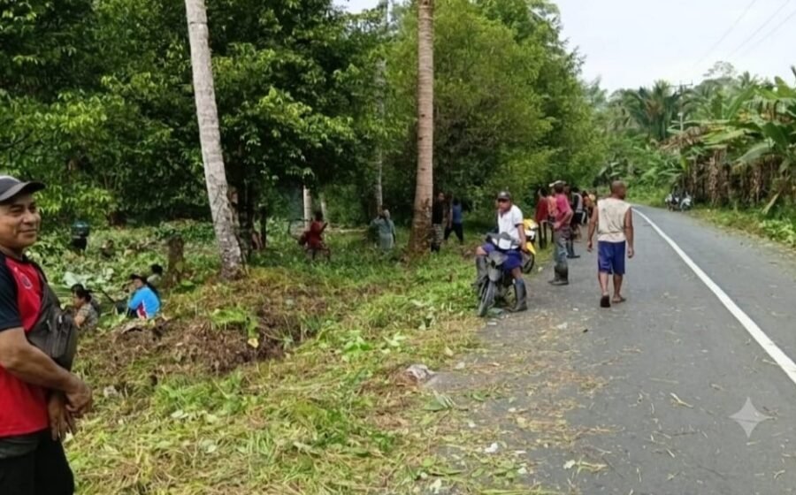 Sambut Pemekaran, Warga Bakum Gotong Royong Bersihkan Lahan Hibah untuk Fasilitas Umum