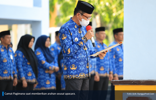 “Saya Rindu Kapus Poh,” Camat Pagimana Sentil Ketua PGRI yang Jarang Hadir Upacara
