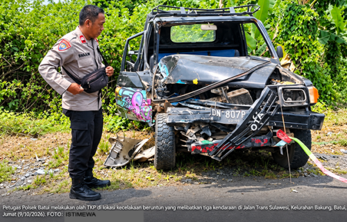 Pikap Tabrak Truk Molen di Trans Sulawesi Bakung Batui, Dua Pengemudi Dilarikan ke Faskes